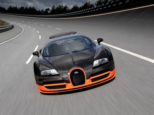 Bugatti сделает 1500-сильный гибридный суперкар